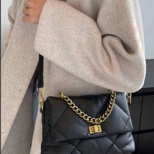 Black Shoulder Bag (It will be stuffed)